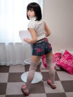 Jcute 夏美 133cm 平胸蘿莉矽膠娃娃 白粉上衣：圖片 4