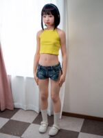 Jcute 幼澪 137cm 平胸蘿莉矽膠娃娃 黃背心：圖片 2