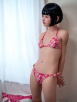 Jcute 遙 137cm 平胸蘿莉矽膠娃娃 粉花比基尼：圖片 4
